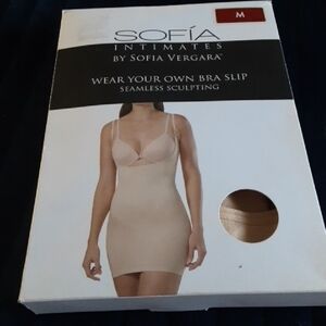 Sofia by Sofia Vergara Wear Your Own Bra Slip - Cream